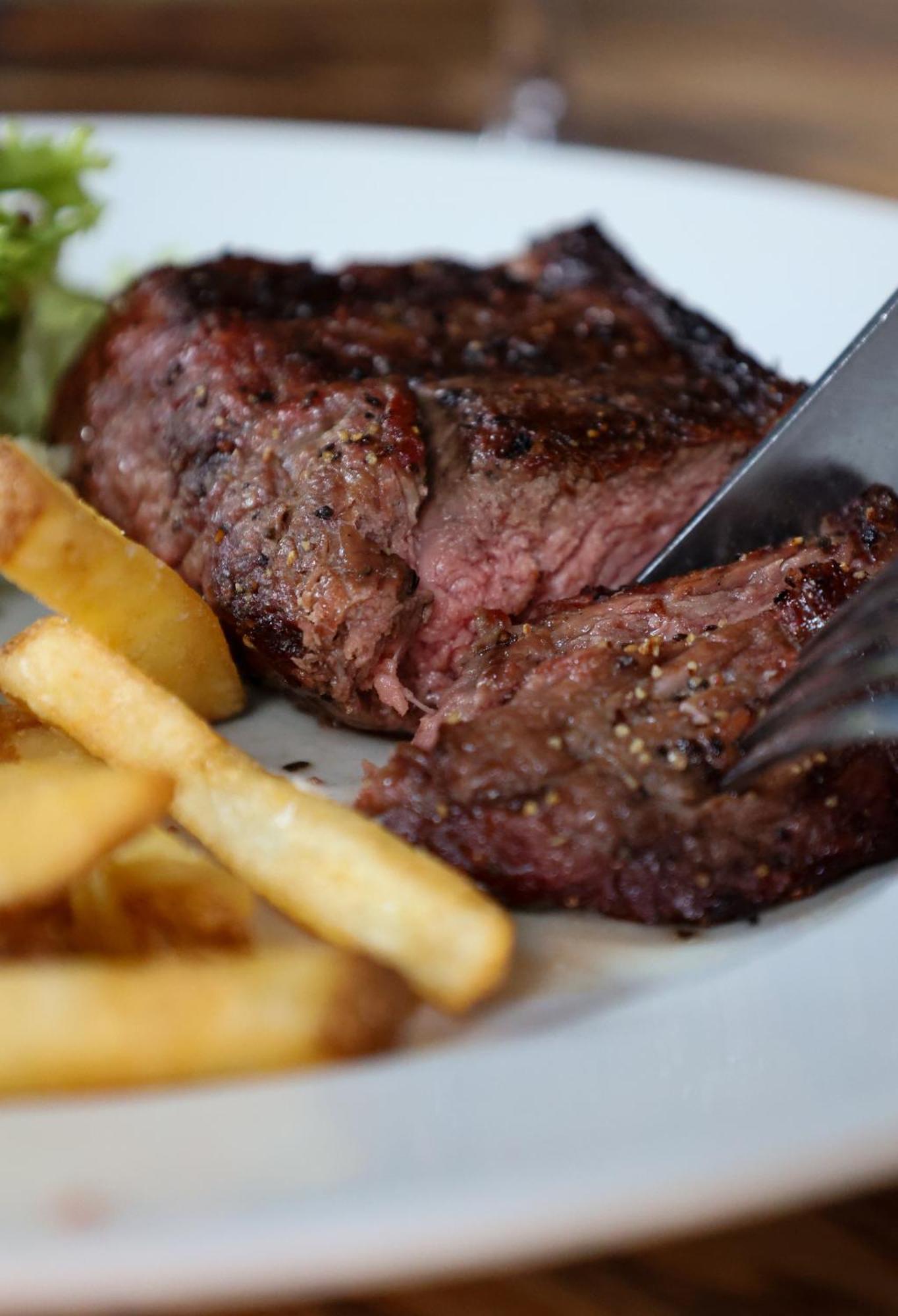 The Porterhouse Grill & 4*