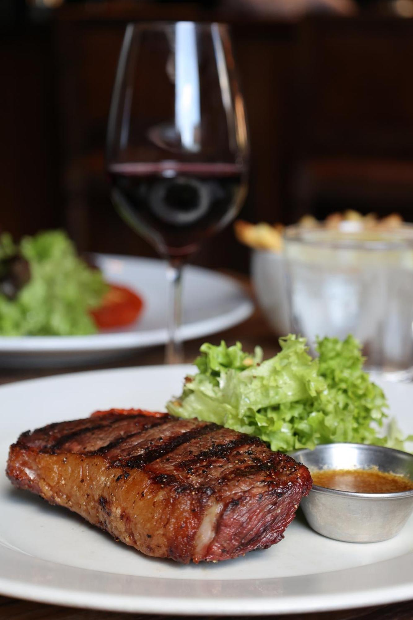 The Porterhouse Grill & 4*